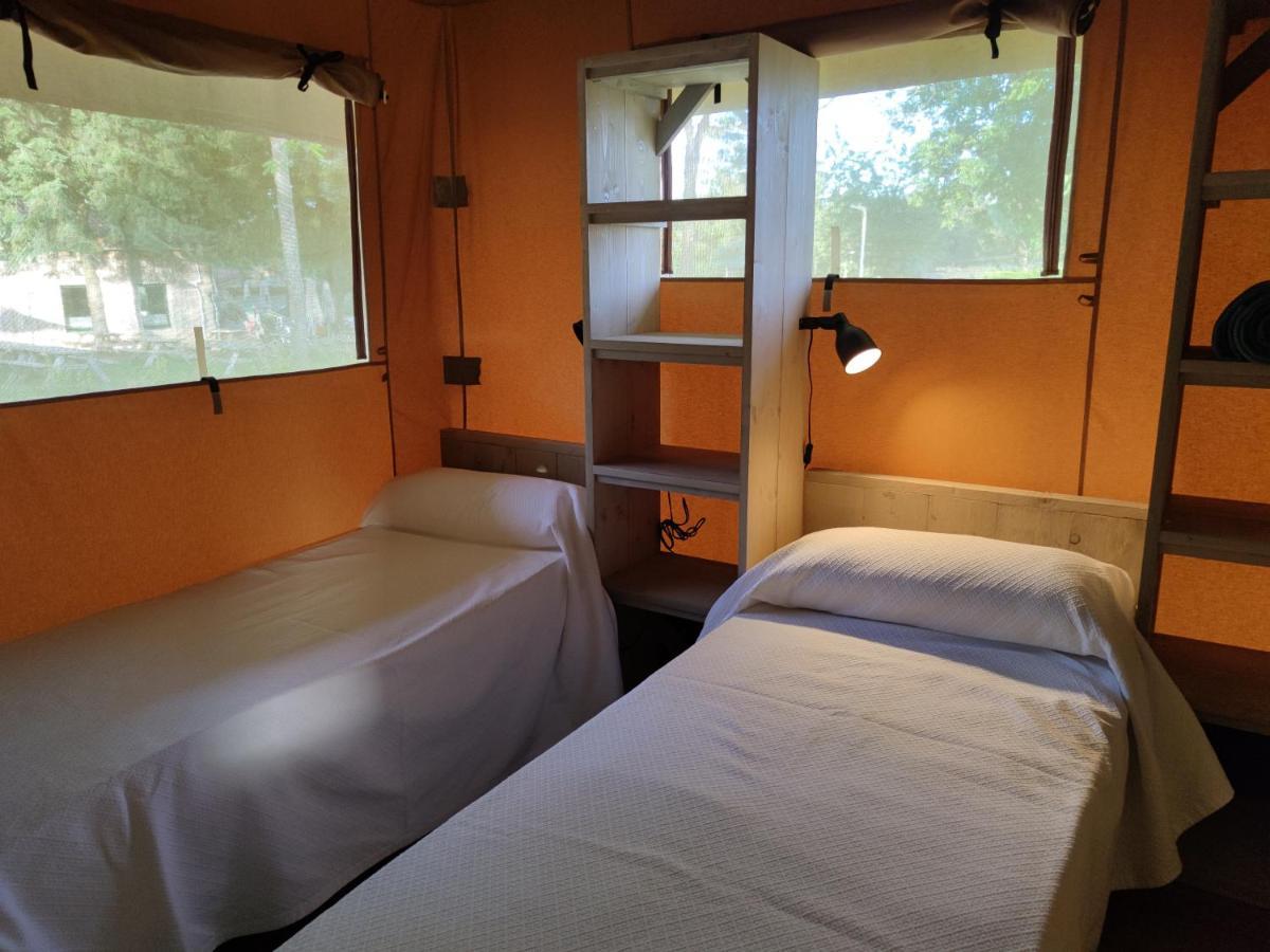 Teiraboa Base Camp Hotel Arzúa Kültér fotó