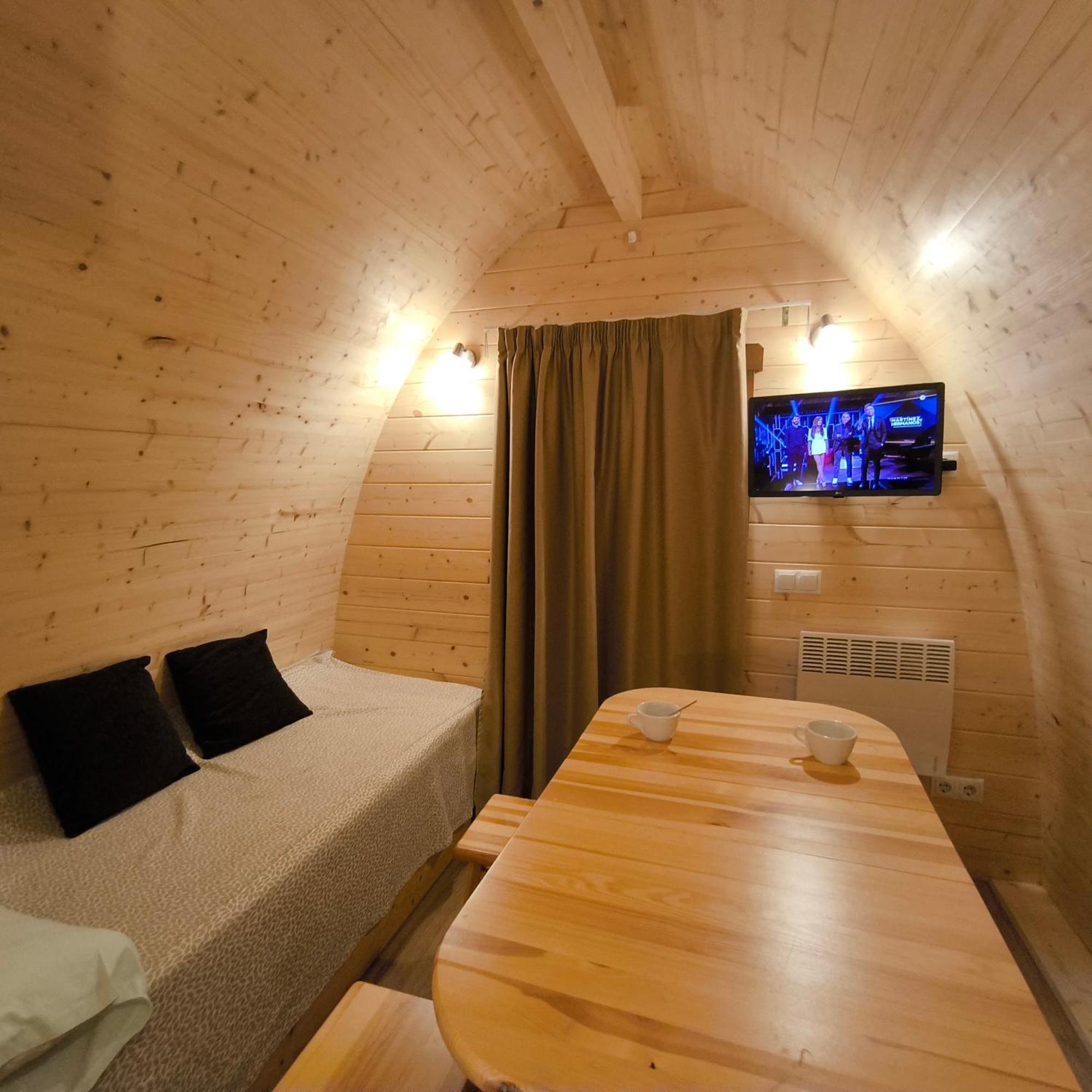 Teiraboa Base Camp Hotel Arzúa Kültér fotó